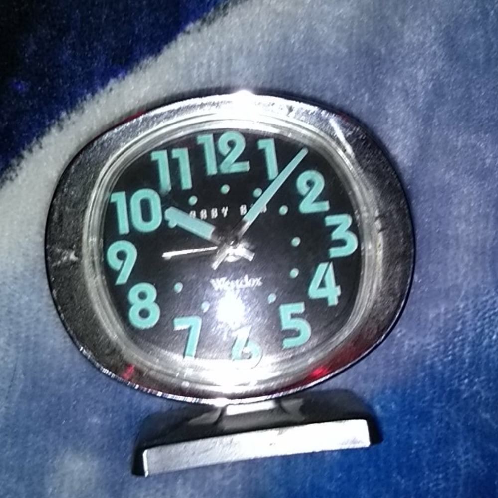 Glow in the dark, alarm clock